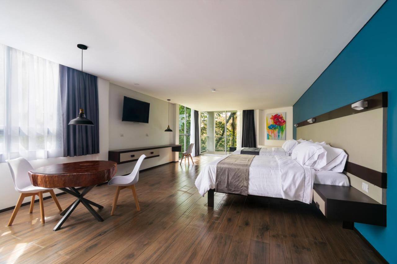 Hotel Balcon Del Parque คาลาปา ภายนอก รูปภาพ